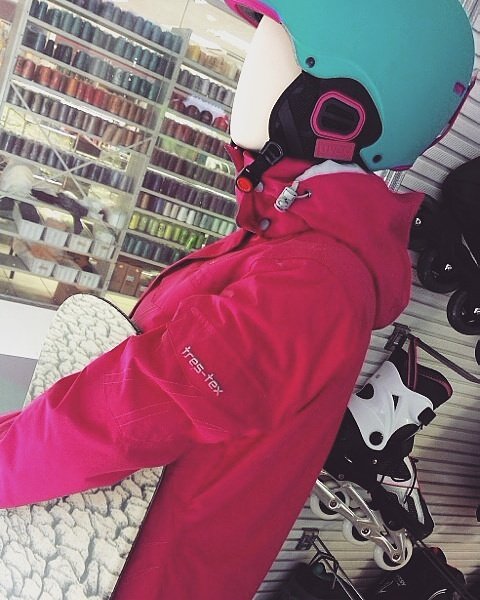 SpecSport_com's tweet photo. We are ready to skiing, you? #bluehelmet #trespass #trousers #jacket #pink #skiing #snowboarding #goggles #goskiing https://t.co/qMROdGmARq