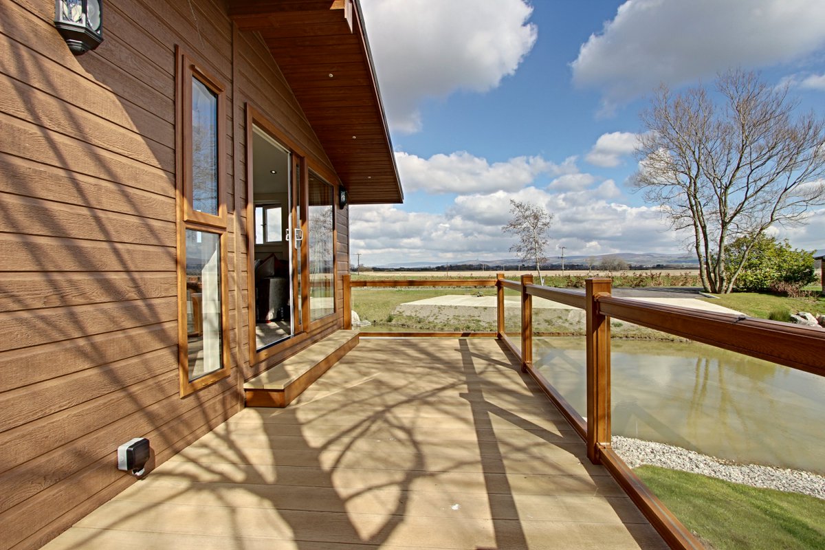 Rowanwater's tweet photo. It's nearly Halloween but there's nothing scary about our lodges! Just beautiful homes! https://t.co/pSCTKh2k9w