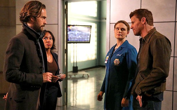 EW's tweet photo. The adventures of General Howe continued on part 2 of the #HollowBones crossover—we recap: https://t.co/N1jv6ITMjm https://t.co/UqCvfUjVzS