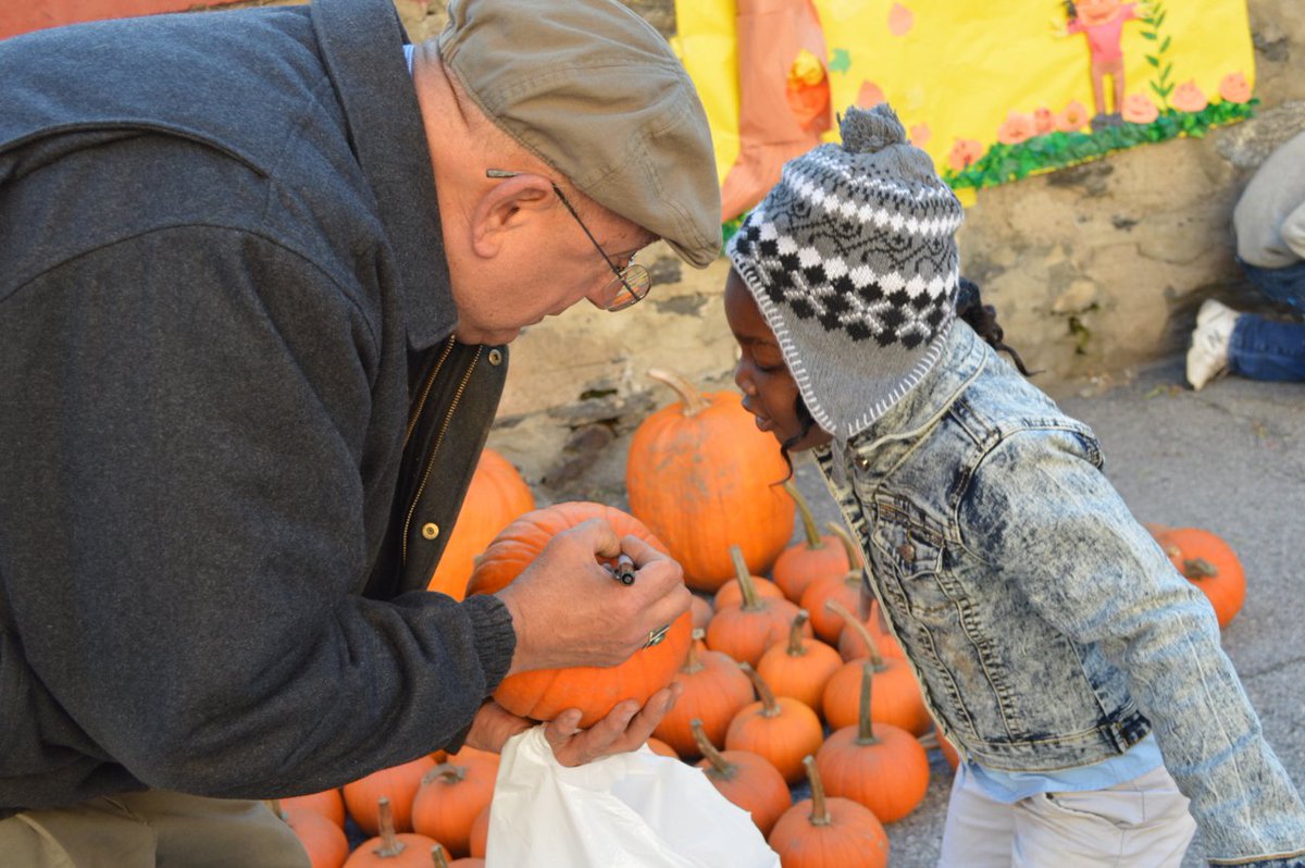 BrewsterHub's tweet photo. Bringing a Pumpkin Patch Experience to the Bronx with @PattersonRotary https://t.co/AdP8pIxcwu https://t.co/TpVPtbxBG1