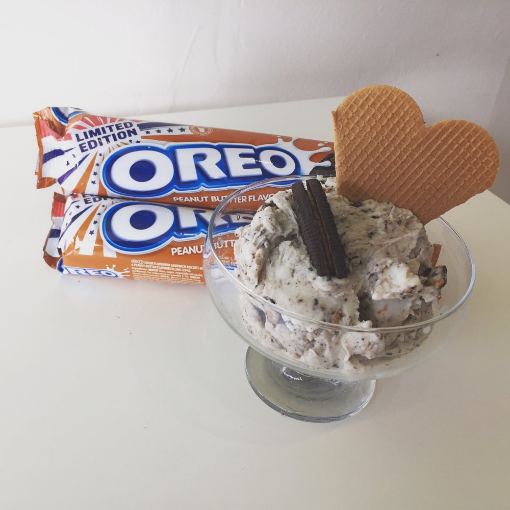 YoNitro_Belfast's tweet photo. #peanutbutter #oreo ice cream, flash frozen #YoNitro style in seconds. Treat yourself to an awesome taste! https://t.co/NROPbLiwR8