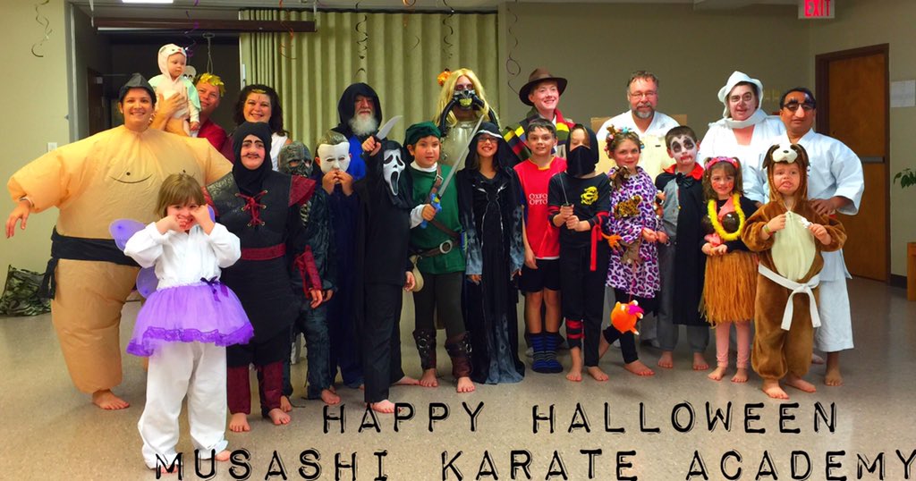 MusashiKarate5's tweet photo. #HappyHalloween from @MusashiKarate5 #Halloween #karate #spooky #sumo #ninja #link #the4thdr #immortanjoe https://t.co/u3ljwSN1rE