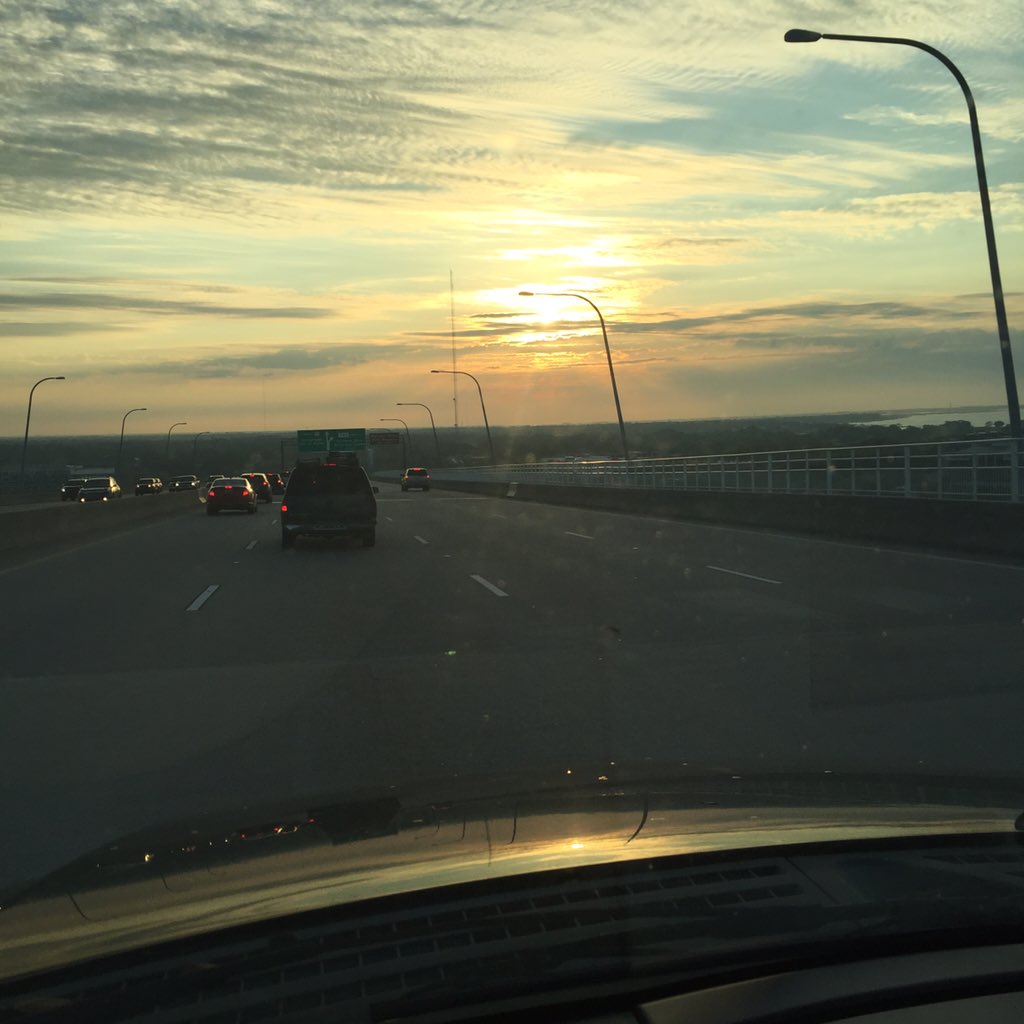 ServiceFirstCHS's tweet photo. This is what I'm talking about #CoastalLiving #HappyFriday https://t.co/AZQX0sZjpD