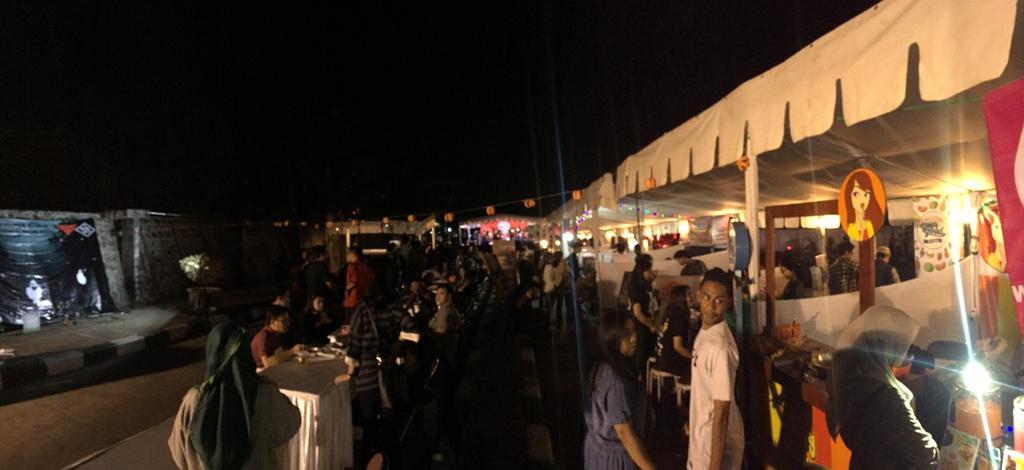 JatinangorEvent's tweet photo. Wuih, msh terasa asik &amp; serunya di Pangkalan DAMRI dalam "HAUNTED FOOD FEST" https://t.co/mTyMTQ30co