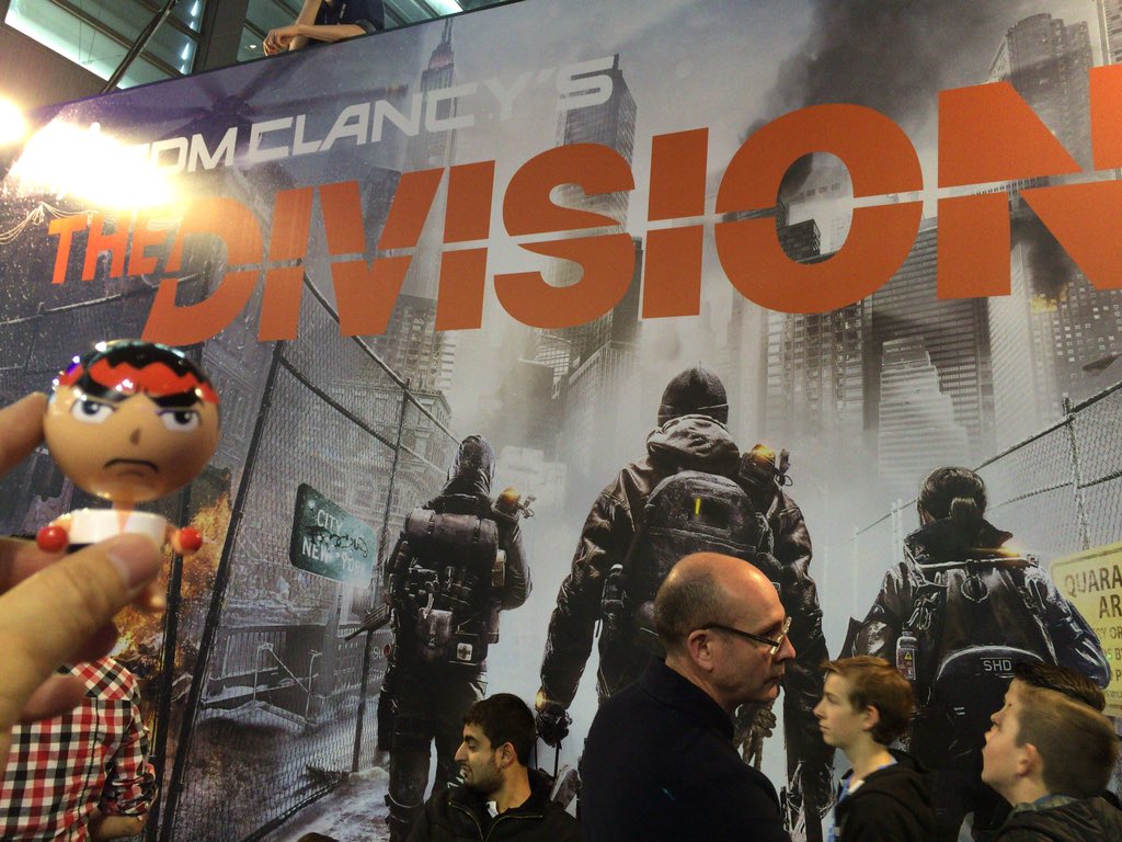 Yoshi_OnoChin's tweet photo. Now I'm visiting to UBI booth @UbisoftFR ! I'm looking forward to play to THE DIVISION @TheDivisionGame !! ;D https://t.co/pOhTA0d8Kn