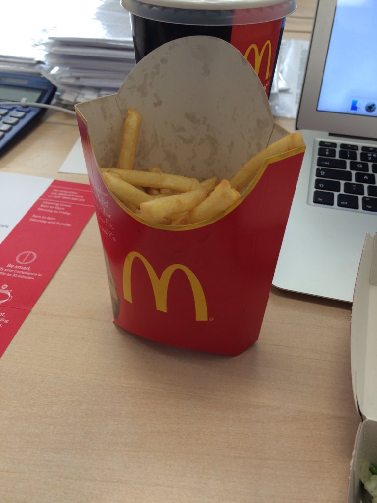 Joshkeen8's tweet photo. @McDonaldsUK you call that a large portion of fries? And there's not even any bag chips! #disgrace #alwaysgetitwrong https://t.co/HrGjG5yXcv
