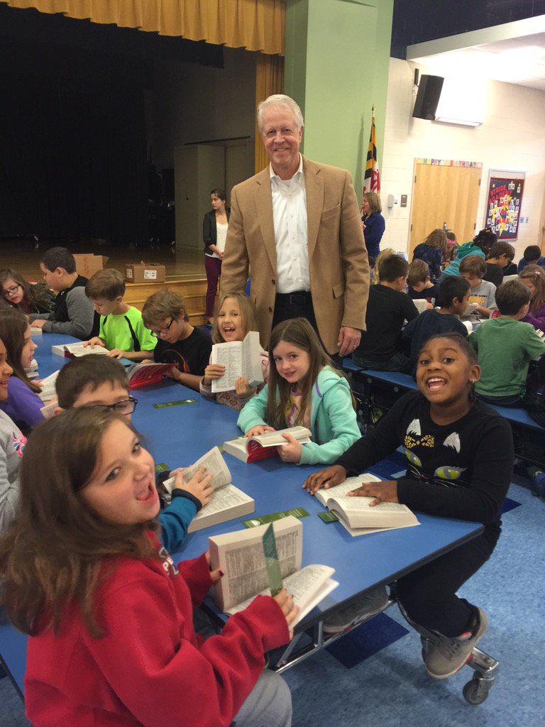 stilekat's tweet photo. 3rd graders getting dictionaries. Thank you Rotary!  #lifelonglearners  #realbooksarefun @wcpsmd @RocklandWoods https://t.co/f69ZifO28t
