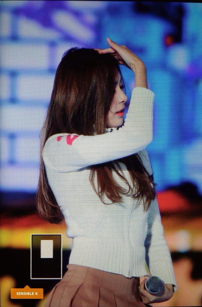 SeulgiUpdates's tweet photo. [PREVIEW] 151030 RED VELVET Seulgi at Changwon KPOP World Festival 
cr: sensible_k https://t.co/HpxprosB6Z