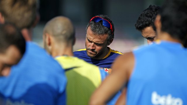FCBarcelona_es's tweet photo. Luis Enrique: "Iniesta y Sergi Roberto están en la lista y, por tanto, pueden ser titulares o estar en el banquillo" https://t.co/8E4ibEIv3n