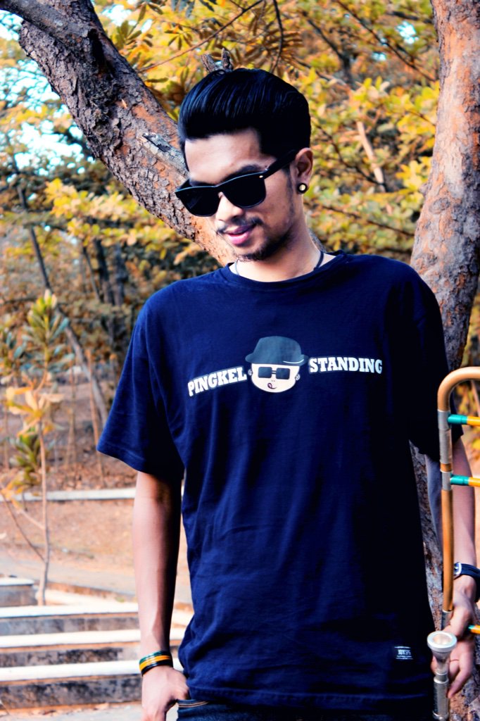 Joyspring_id's tweet photo. PS_002 | PINGKEL BOY NAVY BLUE tees | IDR 110K | size S - XL | order text / WA : 081573658757 / PIN : 7DD3F2B3 https://t.co/s2ZTBOKCIB
