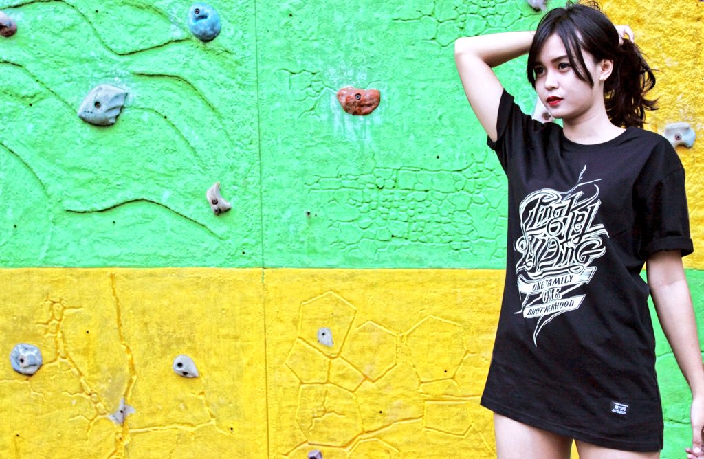 Joyspring_id's tweet photo. PS_001 | BROTHERHOOD BLACK tees | IDR 110K | size S - XL | order text / WA : 081573658757 / PIN : 7DD3F2B3 https://t.co/Ble1N3BVG4