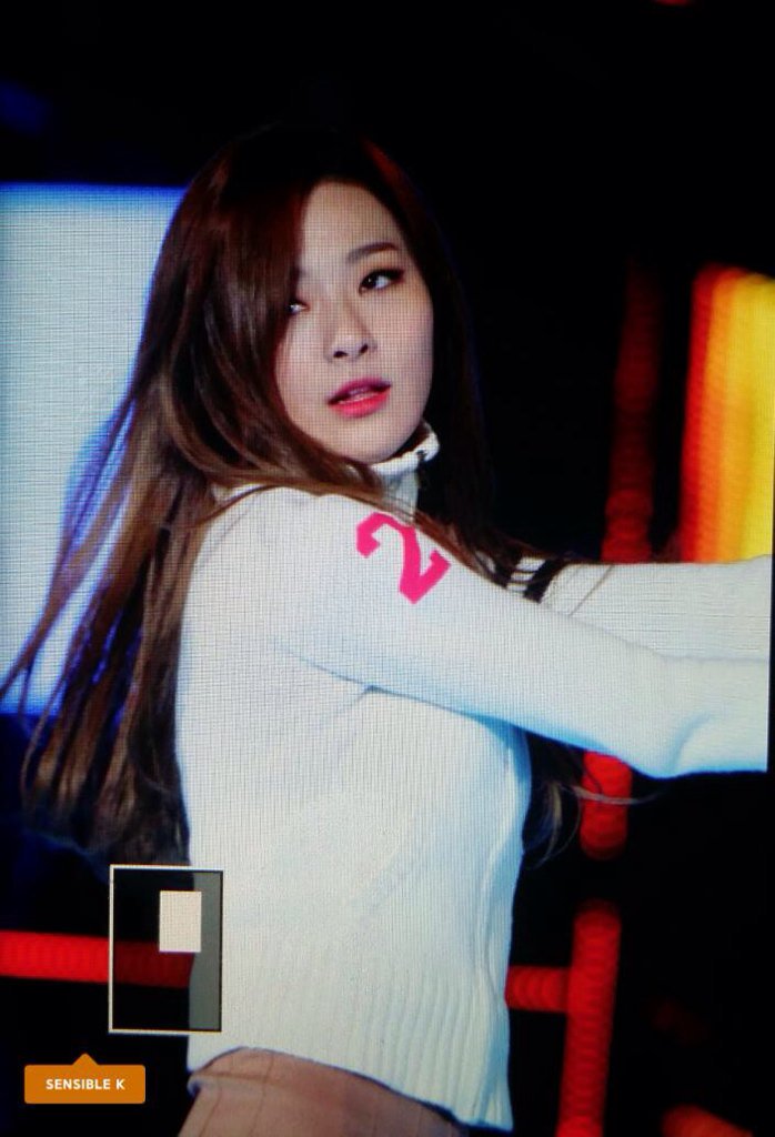 SeulgiUpdates's tweet photo. [PREVIEW] 151030 RED VELVET Seulgi at Changwon KPOP World Festival 
cr: sensible_k https://t.co/VRDs09HxgC