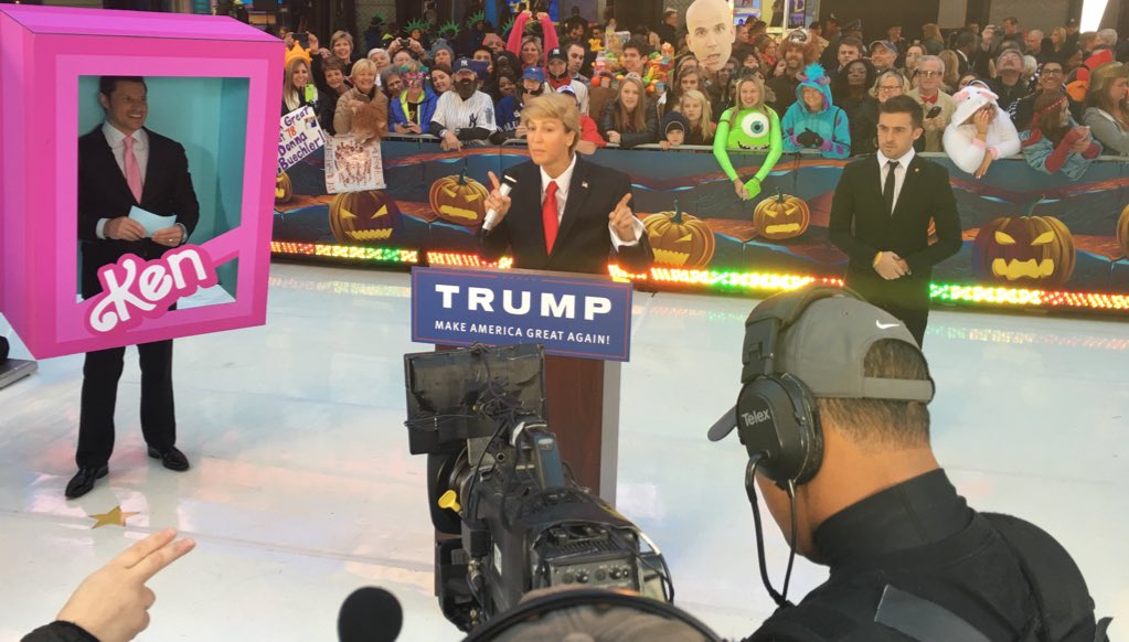 GMA's tweet photo. This one is HUGE. @LaraSpencer as @realDonaldTrump! #GMAHalloween https://t.co/VlIFkLk3o0