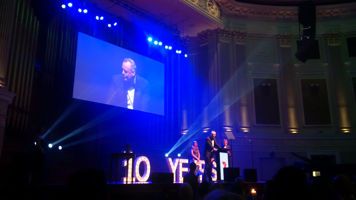 marekkowal's tweet photo. Don Meij of @dominos praising Brisbane universities! Thank you and congrats for winning #LMBA2015! https://t.co/PAEvJYPeOo
