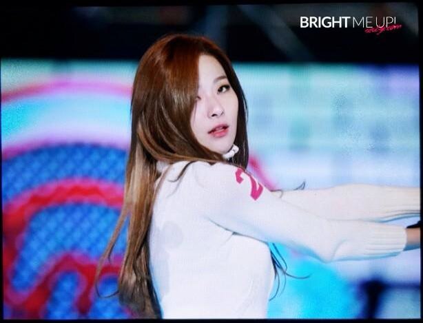 SeulgiUpdates's tweet photo. [PREVIEW] 151030 RED VELVET Seulgi at Changwon KPOP World Festival 
cr: brightmeup94 https://t.co/4Zqz2y4Xrb