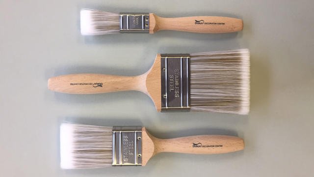 duluxuk's tweet photo. Bamboozled by bristles? Brush up on your brushes with Dr Dulux. https://t.co/3eOIcFpBcF https://t.co/ipiIDGEJkL