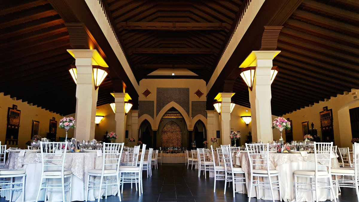 Una #boda en el Monasterio Monte Carmelo de Sanlúcar la Mayor, #amor por los #detalles ow.ly/TEXQw