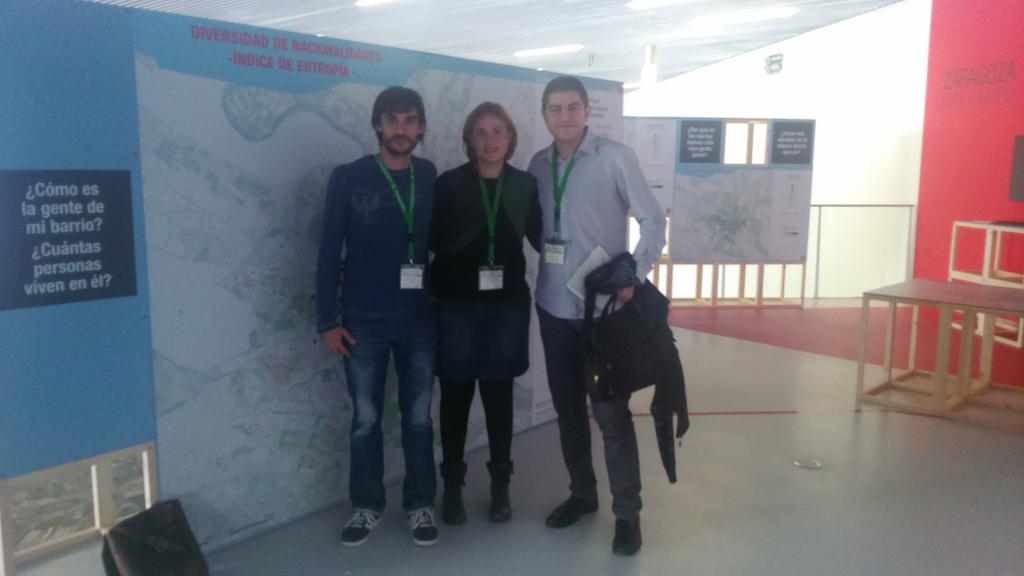 Galactero's tweet photo. Compartiendo saber geográfico! Promo 97/01 #Geografía #Unizar #AGEzgz con Drs.@tlamelas y A.García photo by @MZmaps https://t.co/EiMNlClgQs