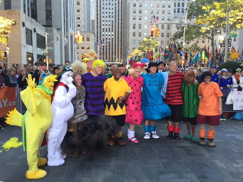 meredithvieira's tweet photo. Surprise! #TODAYHalloween @TODAYshow https://t.co/Kqd1utHpCg