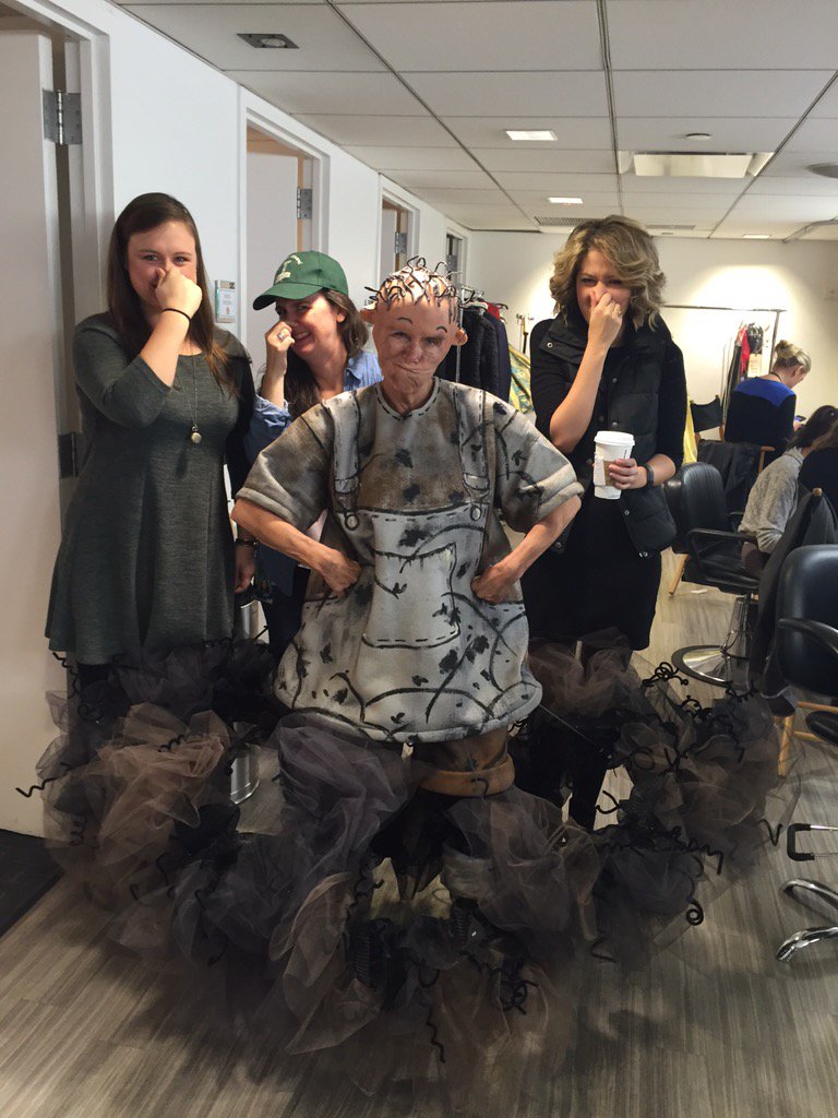 meredithvieira's tweet photo. Surprise! #TODAYHalloween @TODAYshow https://t.co/Kqd1utHpCg