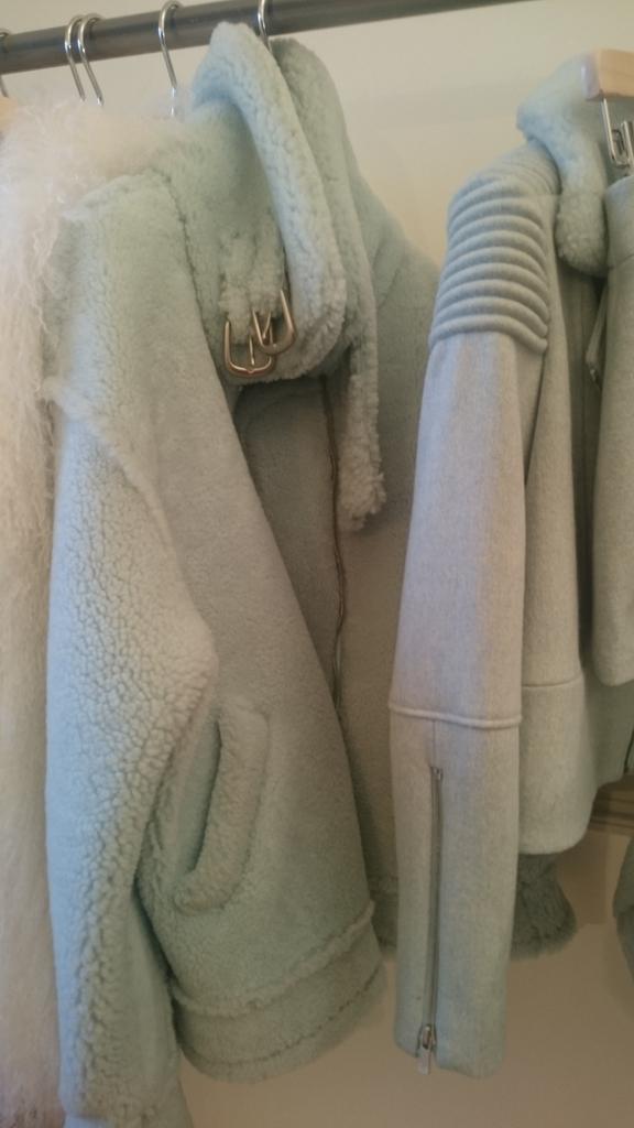 ABlushofRose's tweet photo. Be snug with the current collection @ZoeJordanStudio also 💜 the #knitlab series. #fashionnews #style #fbloggers https://t.co/kNfj6AK1SM
