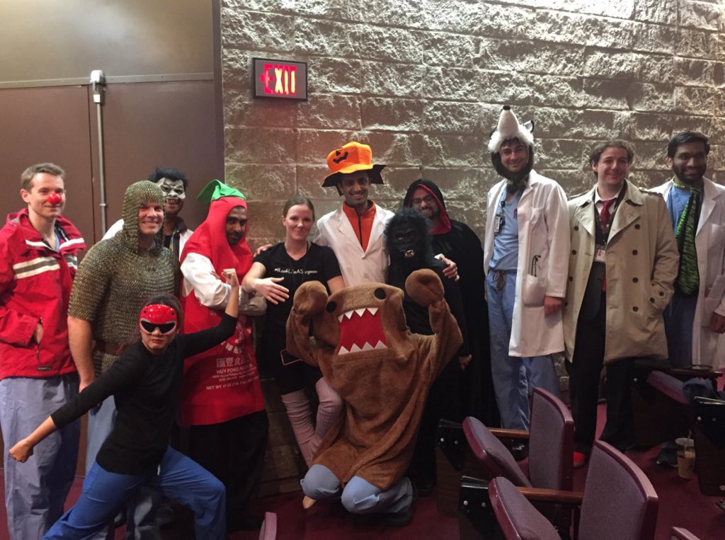 NjmsR's tweet photo. Who has the coolest residents ever?! We do! Happy Halloween &amp; Welcome to our 1st interviewees! #ILookLikeASurgeon https://t.co/433Bny1OuU