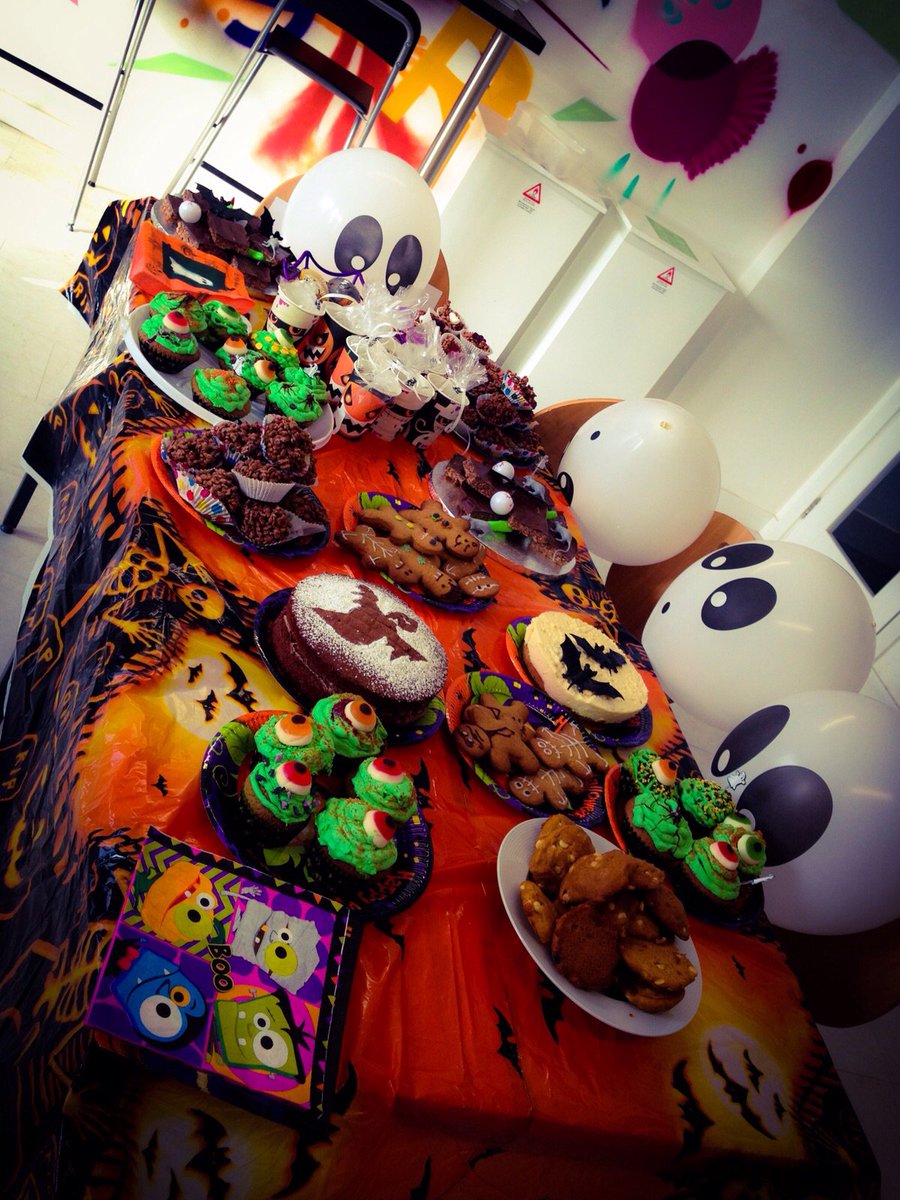 OLIVERinIreland's tweet photo. Happy Halloween from OLIVER Ireland. Our bake sale is about to begin. Hope you all have a spooktacular weekend. https://t.co/r2nYSr8v4s
