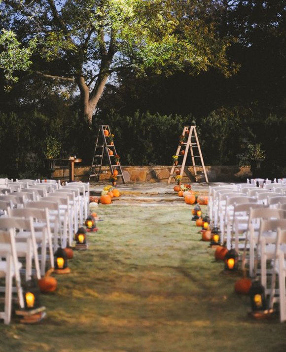 wedding_pic_uk's tweet photo. I love autumn. Take a look at these Halloween inspired wedding ideas https://t.co/YVwlQog0jS https://t.co/zpgOlxbtym