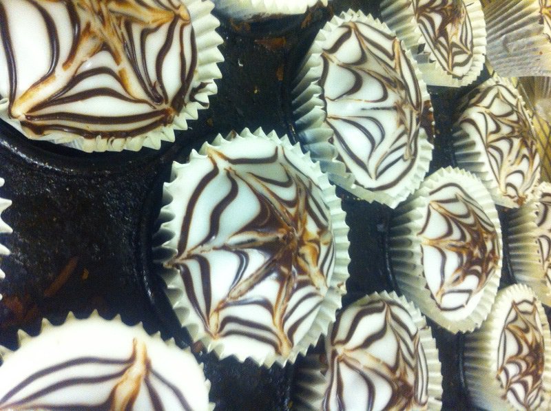 BeestonKitchen's tweet photo. Delicious Spiders Web chocolate fudge muffins for Halloween https://t.co/ZrjmqgDefd
