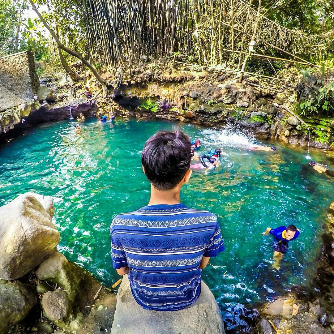 Jogja24Jam's tweet photo. Asyiknya mandi di Blue Lagoon ini, seger benerrr!
Lokasi: wedomartani Sleman 
Photo from aldhosyahmar https://t.co/d6svby0rZR