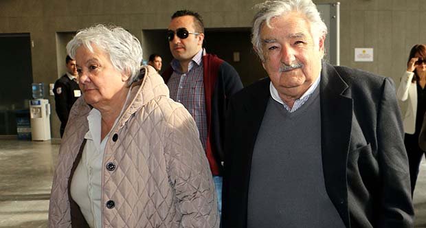 Dünyanın en yoksul Devlet Başkanı Mujica: Siyaset para biriktirmek için değildir 

hukukihaber.net/siyaset/dunyan…