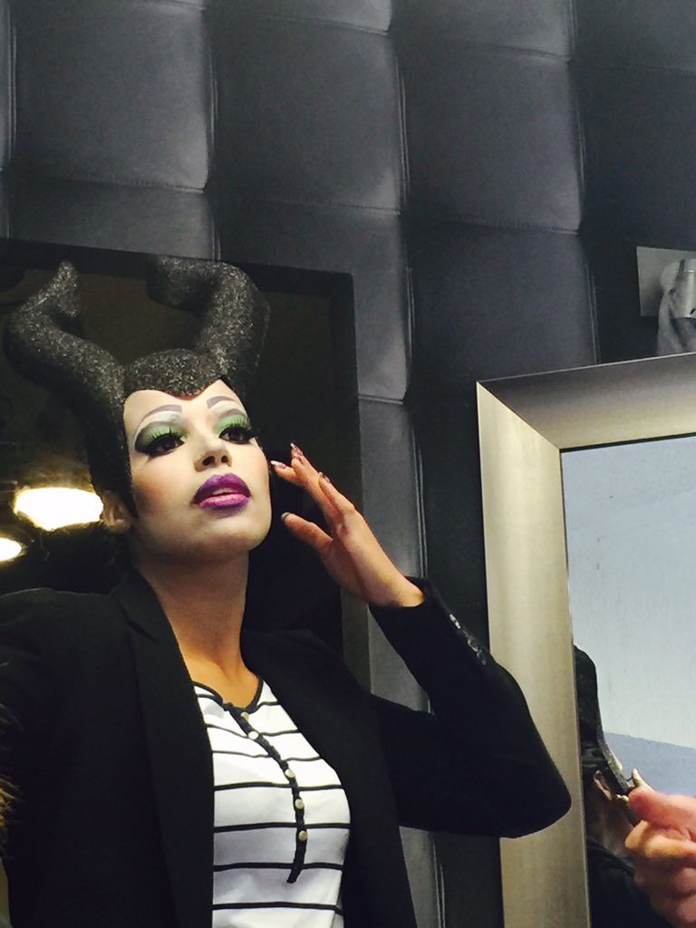KaruNailsSpa's tweet photo. Somos especialistas en maquillaje de Halloween! Llámanos 41711010 https://t.co/TXLb1T51Va