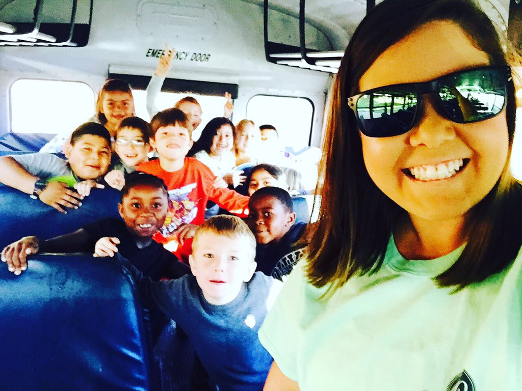morgan_laroque's tweet photo. Field trip ready! 🎃#firstgradeshenanigans @FCSBES https://t.co/j75zTWlV3r