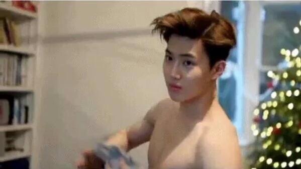 NafisaAli15's tweet photo. N0000 is this life hajdkddk #SUhomecoming #suho #EXO #EXO_ASC #EXOK https://t.co/IM2DVdOK0M