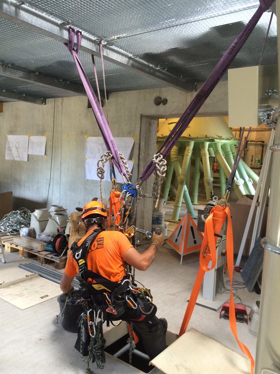 AcroJdl's tweet photo. Le chantier UFA est fini: contrôle des joints intérieurs des silos à grain https://t.co/6j5tnvlYca
