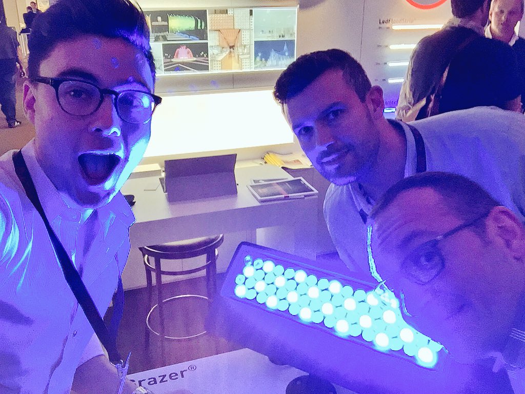 PatrickLourie's tweet image. Getting around the stands @PLDC2015 @GrupoMCI #colourchange #flycatching #PLDC15!