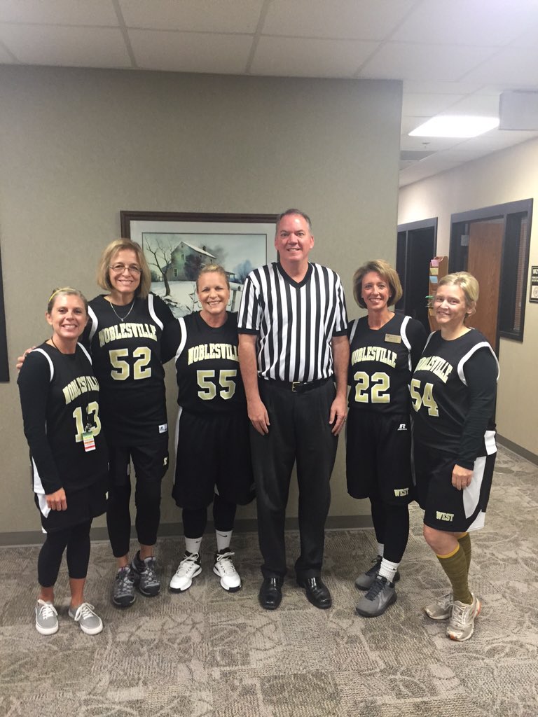NobWestMS's tweet photo. NWMS Office Staff representing! Millers Give Back. @NWMS_StudentCo #nwms https://t.co/cjLAMt63wp