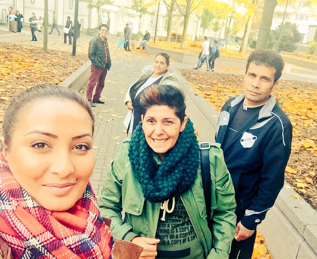 SOGUK HAVADA SICAK BIR SELFİE  ALMANYA