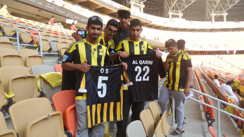 alaa_saeed88's tweet photo. صورة أخرى .. من جماهير #الاتحاد الآن قبل لقاء # الهلال في ملعب الجوهرة https://t.co/NKm63GZh2T