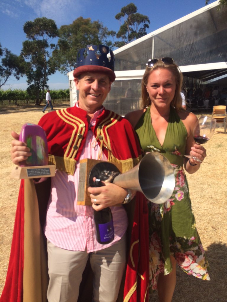 TimWildmanMW's tweet photo. @mclaren_vale you are a little bit mad but I love u @SCPannell @ChalkHillWines @OliversTaranga @maya_samuelsson https://t.co/qWnR4WoG9u