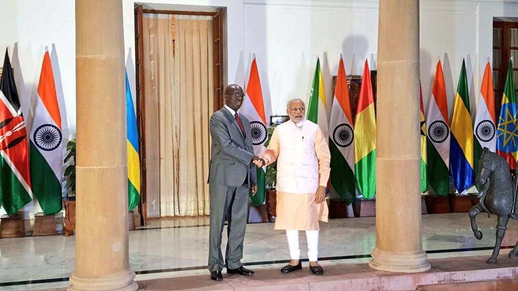 MEAIndia's tweet photo. Reaching out to Rwanda. PM @narendramodi with PM Anastase Murekezi at Hyderabad House #IAFS https://t.co/CQHXVCahaZ
