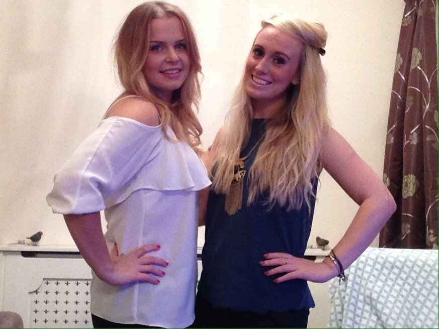 EmmaJLockwood_1's tweet photo. Madness with @amiedevon LOVE HER #karaoke #fakecocktails #porno #dancing #pizzaexpress #wine #laughs #besties 🍾💋💛😘 https://t.co/hnNmMdH6sE