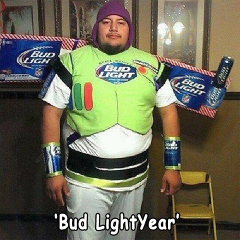 BOOZOLOGYdotCOM's tweet photo. Buzzed Lightbeer #HappyHalloween https://t.co/MjWuWgpru4