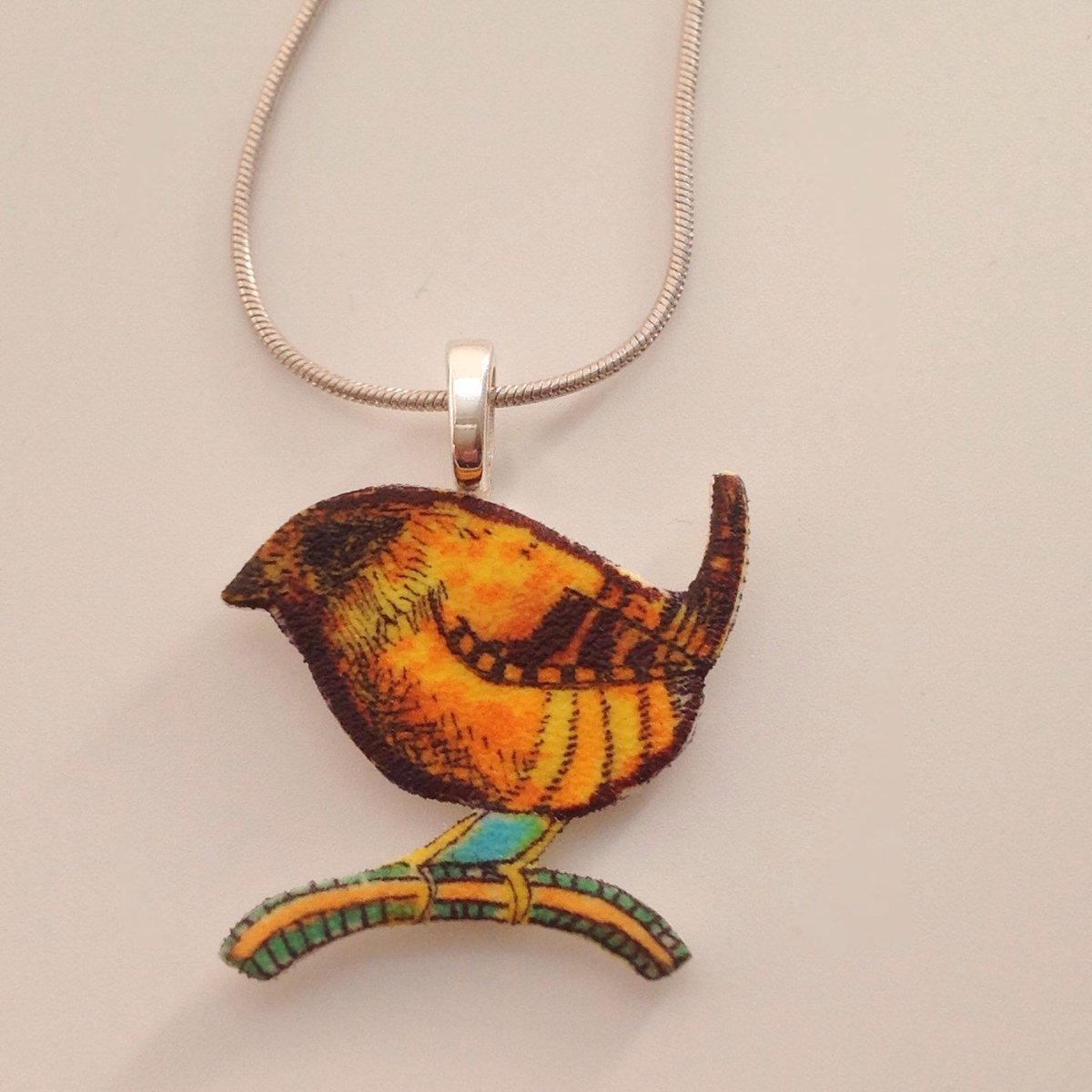 buck_lj's tweet photo. Bird necklace - unique wren illustration for Fall birthday, woman gifts. https://t.co/jcy80CBFLa #Etsy #OctoberPicks https://t.co/ehRdFhtWqk