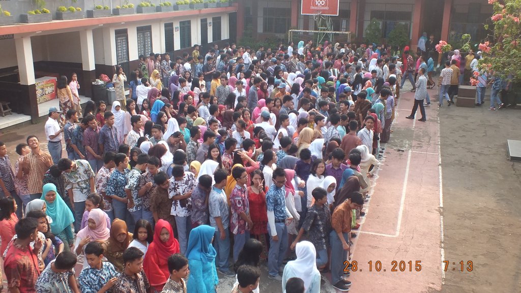 OSIS_SMAPI3's tweet photo. Suasana Pra Upacara Peringatan Hari sumpah Pemuda :)) #laterepost https://t.co/LtjH0wZWeA