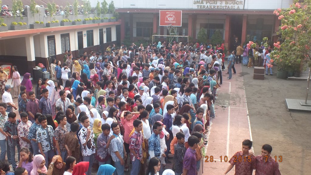 OSIS_SMAPI3's tweet photo. Suasana Pra Upacara Peringatan Hari sumpah Pemuda :)) #laterepost https://t.co/LtjH0wZWeA