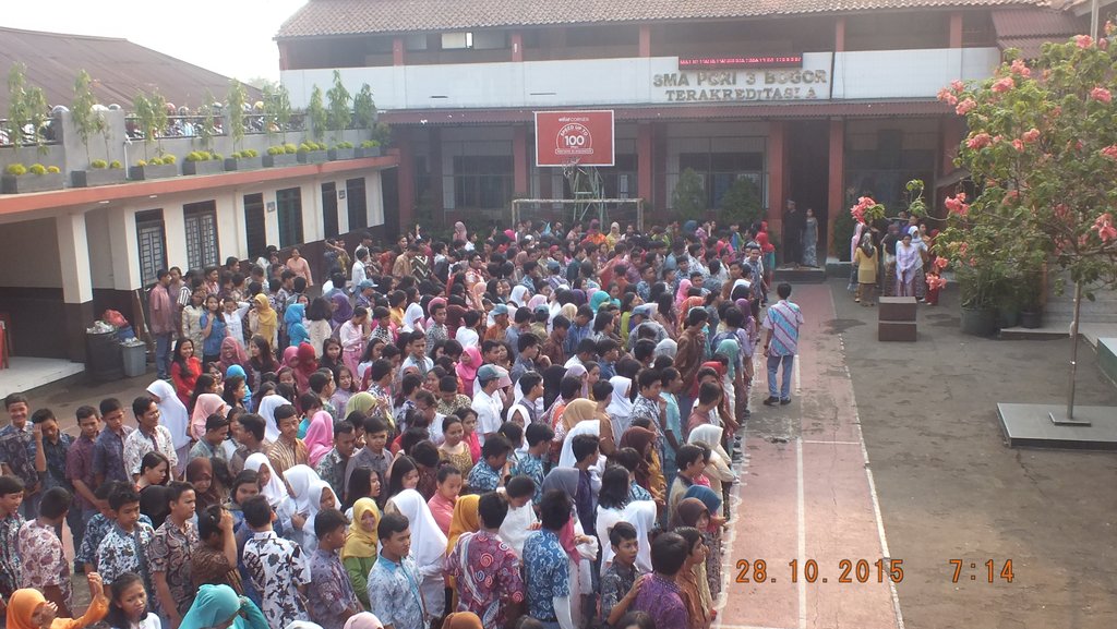 OSIS_SMAPI3's tweet photo. Suasana Pra Upacara Peringatan Hari sumpah Pemuda :)) #laterepost https://t.co/LtjH0wZWeA