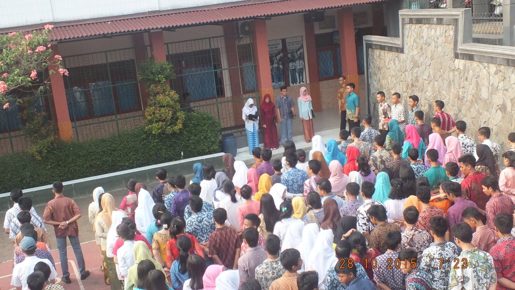 OSIS_SMAPI3's tweet photo. Upacara Hari Sumpah Pemuda #laterepost https://t.co/3K6MqLaaTO