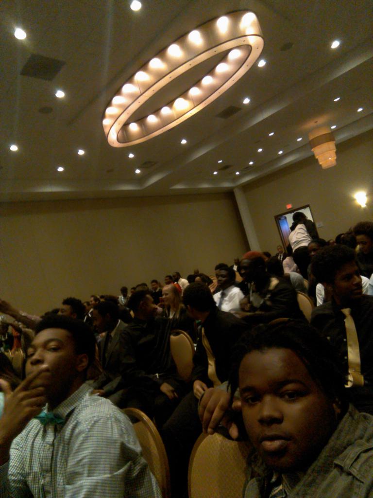 kid_ANT7's tweet photo. #yls2015 We HERE https://t.co/aZFwSUZE6J