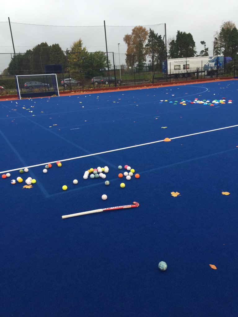 FowerakerE's tweet photo. Good 1:1 session in the rain this morning! Nice to train as well #Hands #TargetHitting #3DSkills https://t.co/4WKekv41UJ